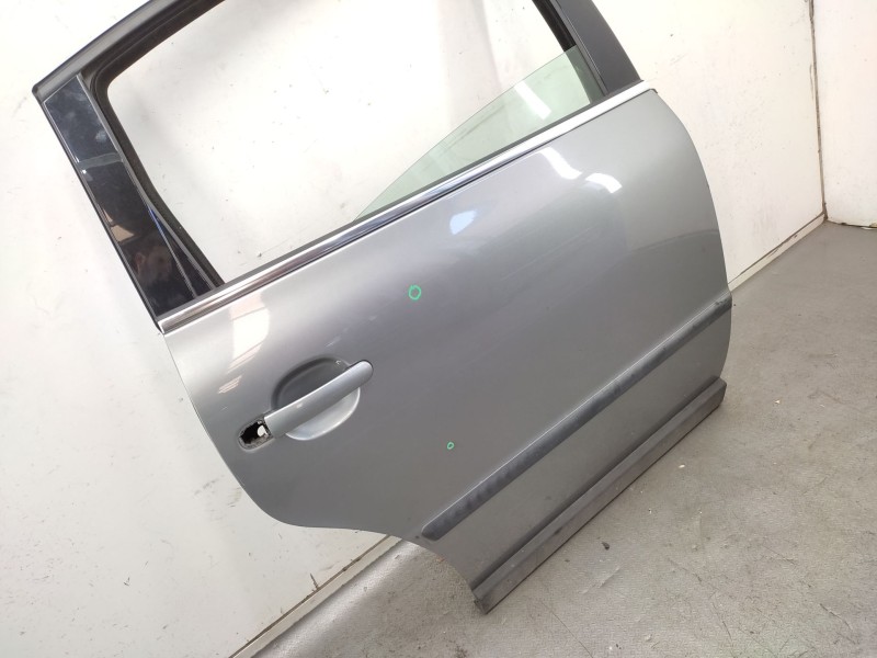 Recambio de puerta trasera derecha para volkswagen passat b5.5 (3b3) 1.9 tdi referencia OEM IAM  3B5833052AB 