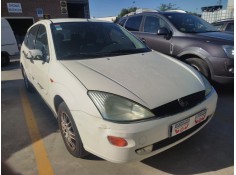 ford focus berlina (cak) del año 2000