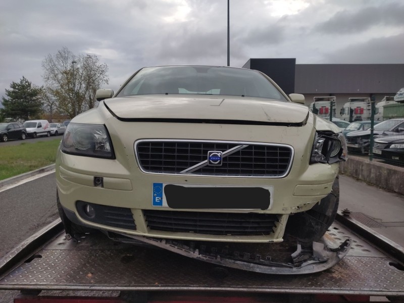 volvo s40 ii (544) del año 2025