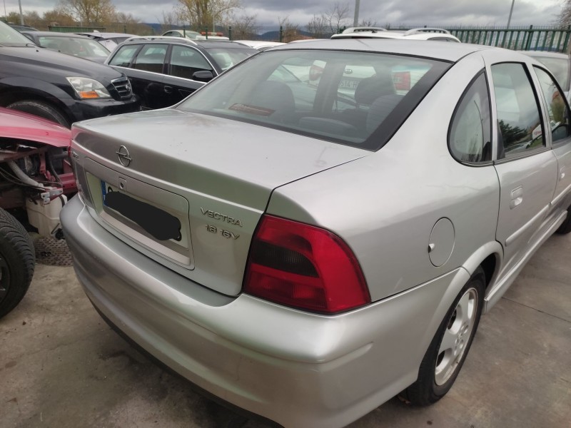 opel vectra b (j96) del año 2000