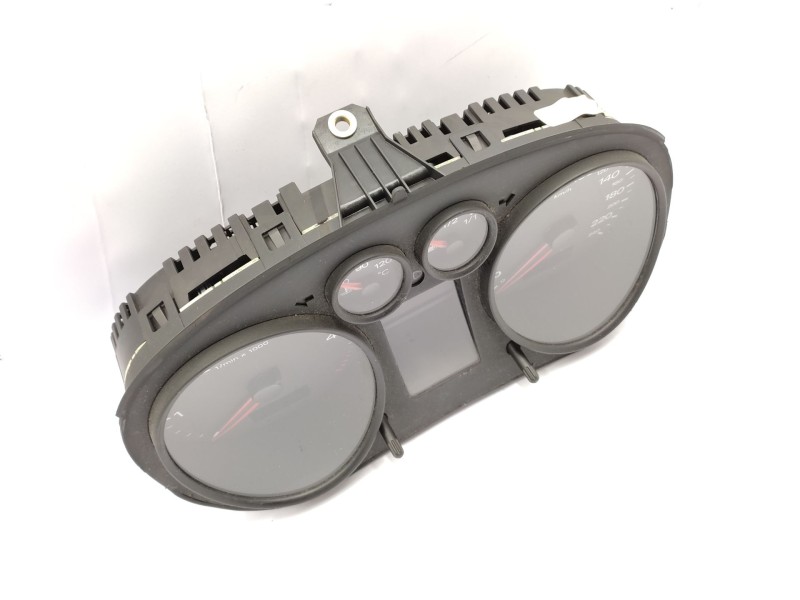 Recambio de cuadro instrumentos para audi a2 (8z0) 1.4 tdi referencia OEM IAM  8Z0920900X 