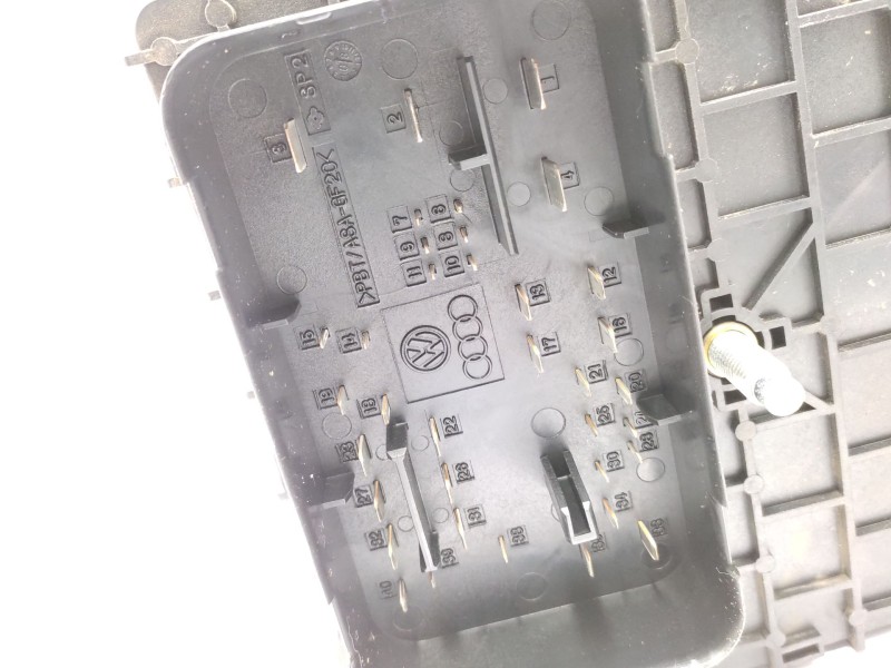 Caja Reles / Fusibles 3c0937125  - Volkswagen Passat B6 (3c2) 1.9 Tdi 5
