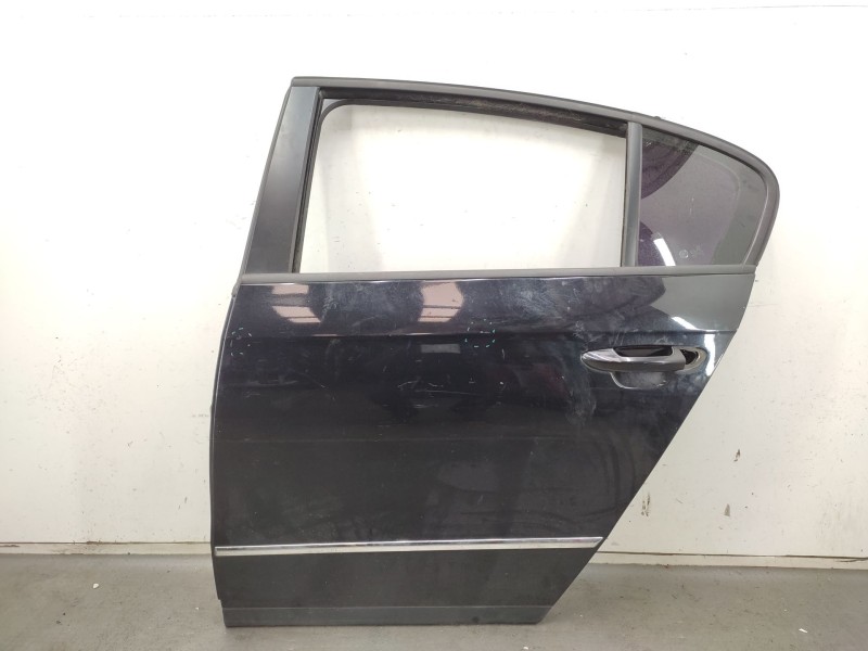 Recambio de puerta trasera izquierda para volkswagen passat b6 (3c2) 1.9 tdi referencia OEM IAM  3C5833055H 