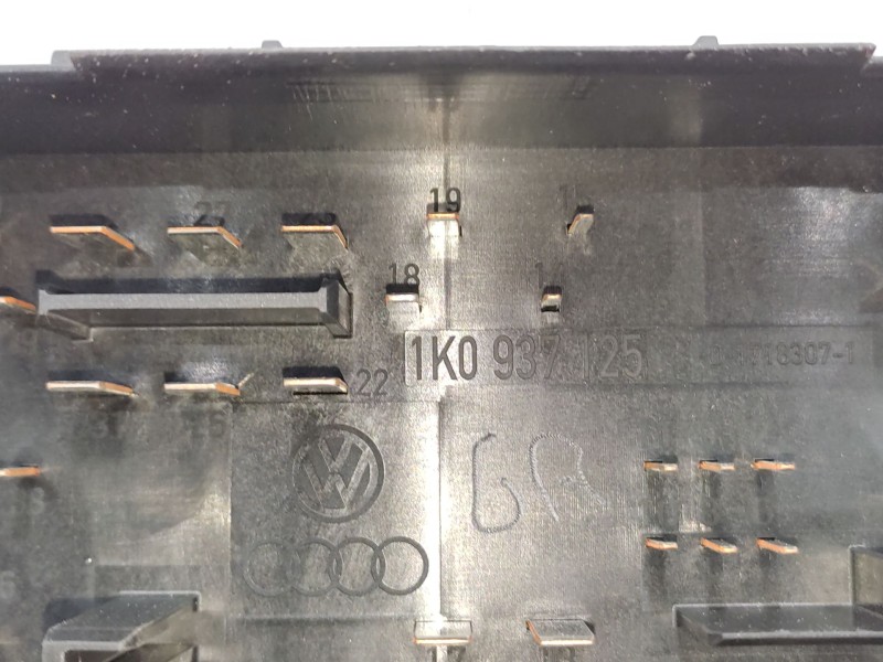 Recambio de caja reles / fusibles para seat leon (1p1) 2.0 tdi referencia OEM IAM   