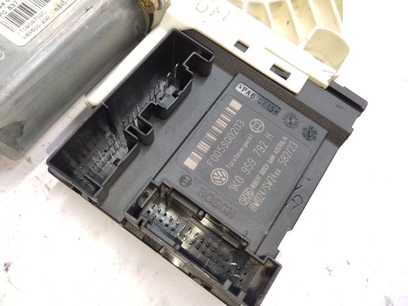 Recambio de elevalunas delantero derecho para seat leon (1p1) 2.0 tdi referencia OEM IAM  1P0837462A 