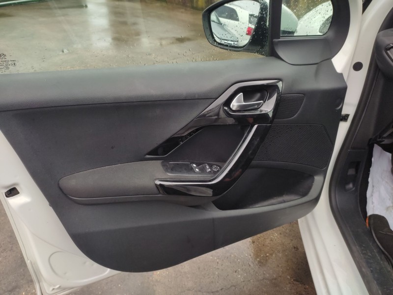 peugeot 208 i (ca_, cc_) del año 2012