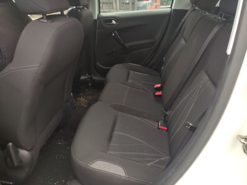 peugeot 208 i (ca_, cc_) del año 2012