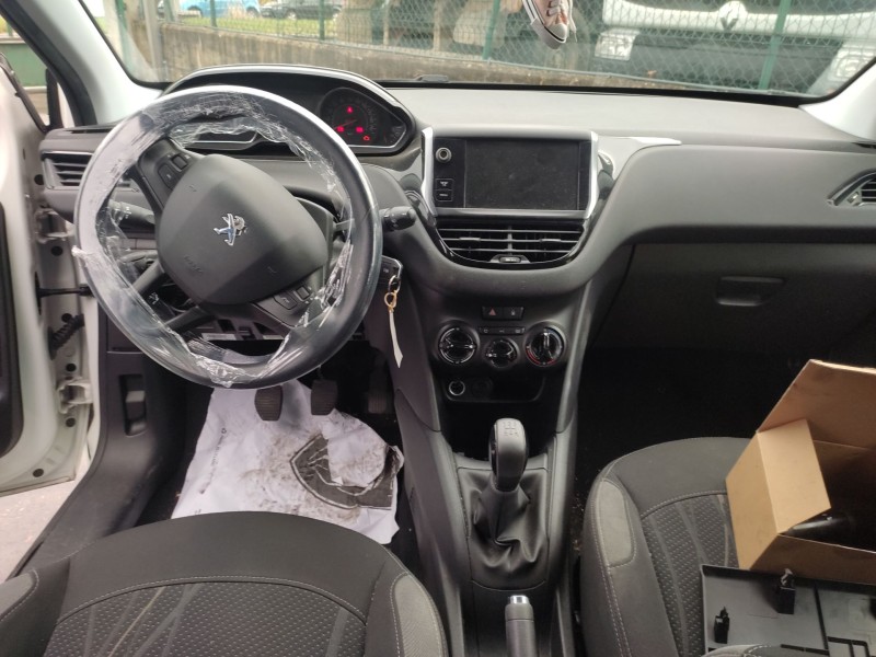 peugeot 208 i (ca_, cc_) del año 2012