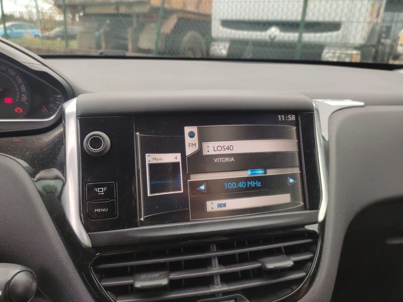 peugeot 208 i (ca_, cc_) del año 2012