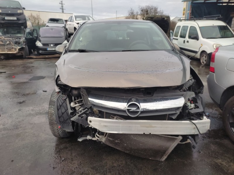 opel corsa d (s07) del año 2010