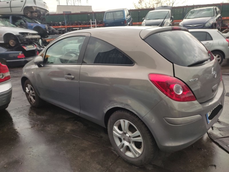 opel corsa d (s07) del año 2010