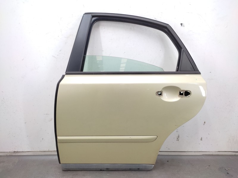 Recambio de puerta trasera izquierda para volvo s40 ii (544) 1.8 referencia OEM IAM  31335461 