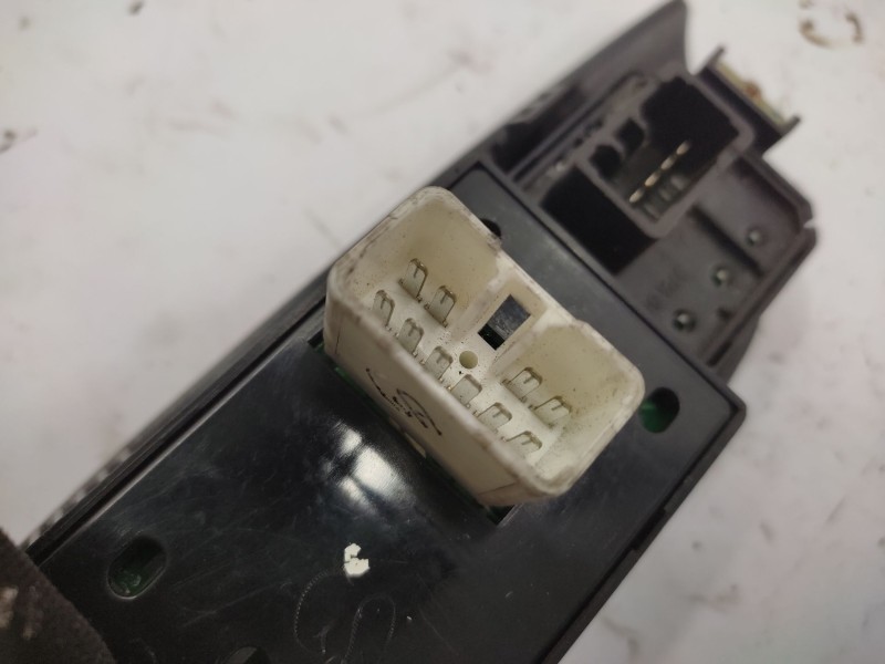 Recambio de mando elevalunas delantero izquierdo para hyundai coupe (gk) 2.0 fx full referencia OEM IAM   