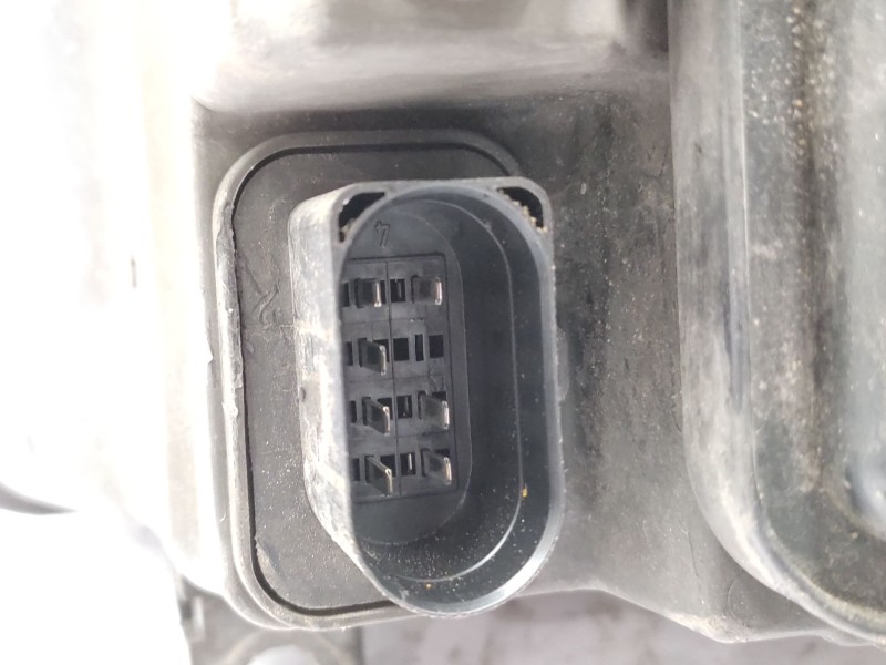 Recambio de faro derecho para seat leon (1m1) 1.9 tdi referencia OEM IAM   