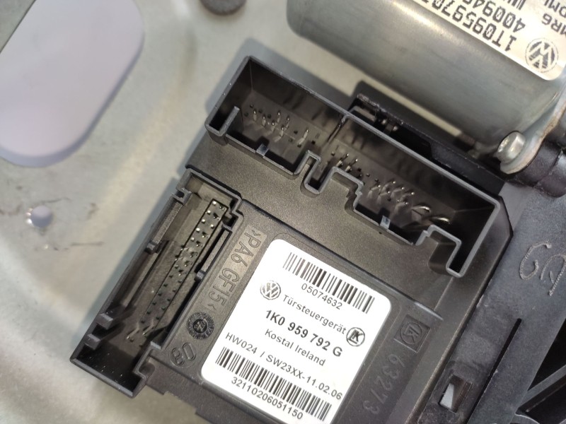 Recambio de elevalunas delantero derecho para volkswagen touran (1t1, 1t2) 1.9 tdi referencia OEM IAM   