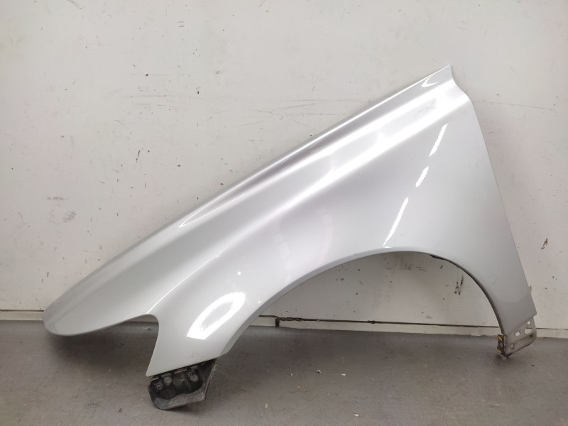 Recambio de aleta delantera izquierda para volvo s40 ii (544) 2.0 d referencia OEM IAM   