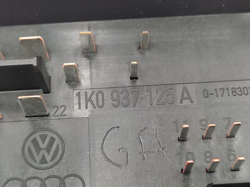 Recambio de caja reles / fusibles para volkswagen touran (1t1, 1t2) 1.9 tdi referencia OEM IAM   