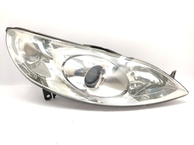 Recambio de faro derecho para peugeot 407 (6d_) 2.0 16v (6drfjc, 6drfje, 6drfjf) referencia OEM IAM  620690 