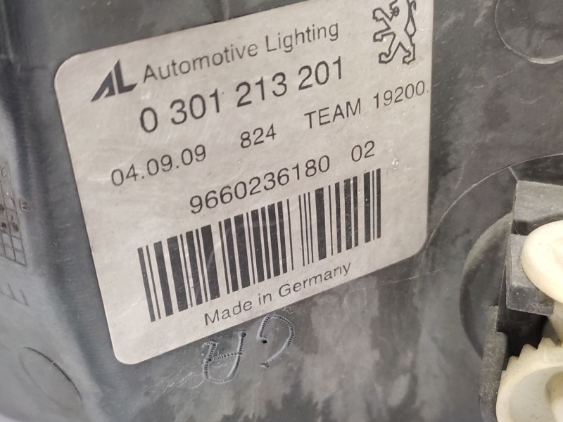 Recambio de faro izquierdo para peugeot 407 (6d_) 2.0 16v (6drfjc, 6drfje, 6drfjf) referencia OEM IAM  620890 