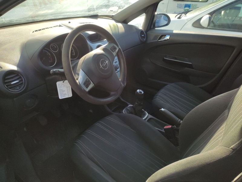 opel corsa d (s07) del año 2009