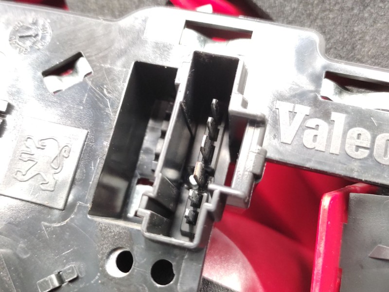 Recambio de piloto trasero derecho para peugeot 307 (3a/c) 2.0 hdi 110 referencia OEM IAM  6351P3 