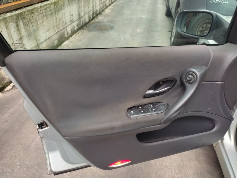 renault laguna ii (bg0/1_) del año 2001