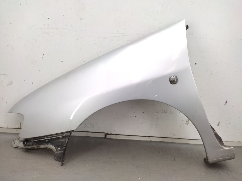Recambio de aleta delantera izquierda para seat cordoba (6k1, 6k2) 1.4 i referencia OEM IAM  6K0821021D 