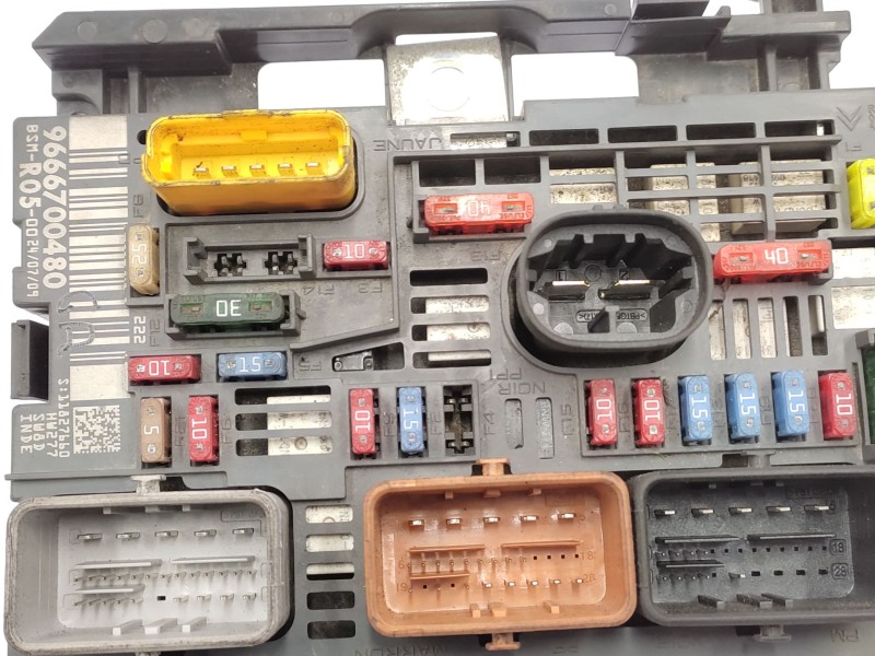 Recambio de caja reles / fusibles para citroën berlingo cuadro sx referencia OEM IAM   