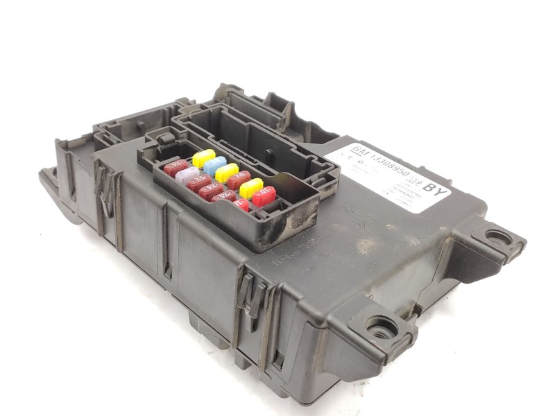 Caja Reles / Fusibles 13308950  - Opel Corsa D (s07) 1.4 (l08, L68) 2