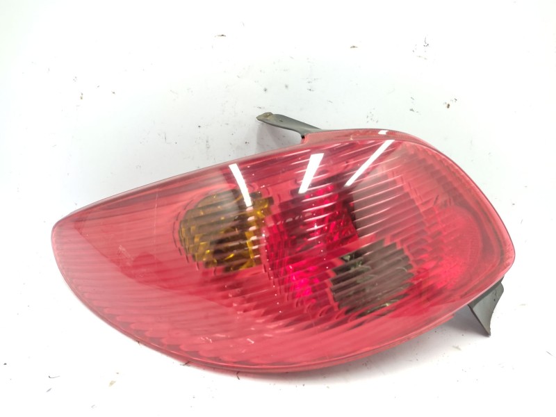 Recambio de piloto trasero izquierdo para peugeot 206 hatchback (2a/c) 1.6 16v referencia OEM IAM  6350S0 