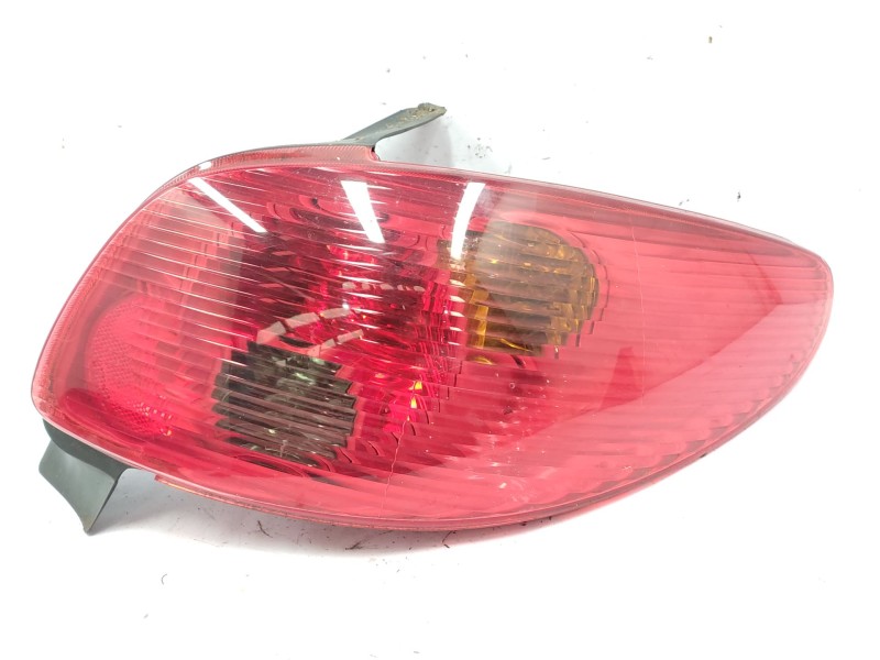Recambio de piloto trasero derecho para peugeot 206 hatchback (2a/c) 1.6 16v referencia OEM IAM   