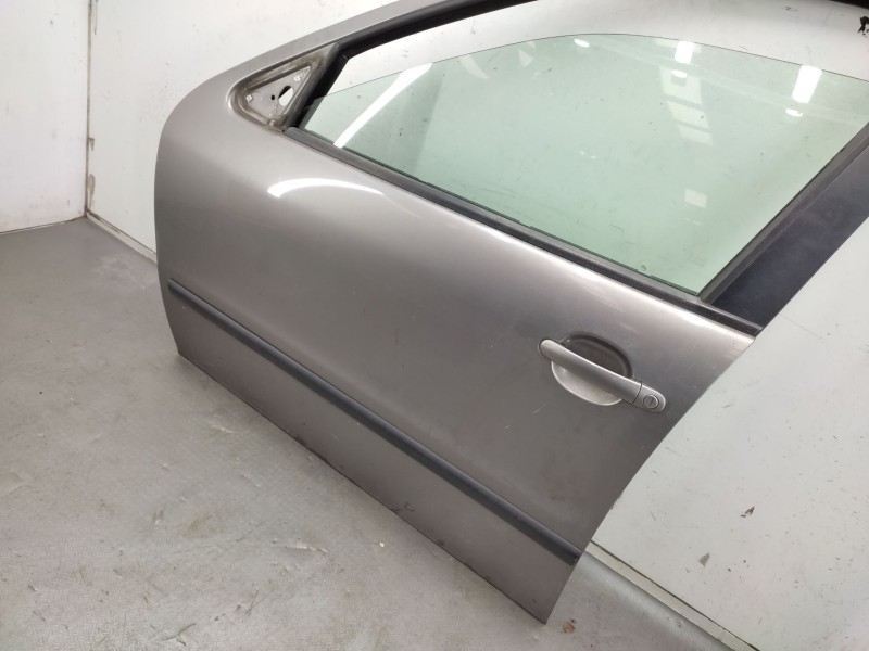 Recambio de puerta delantera izquierda para seat leon (1m1) 1.6 16 v referencia OEM IAM  1M0831055M 