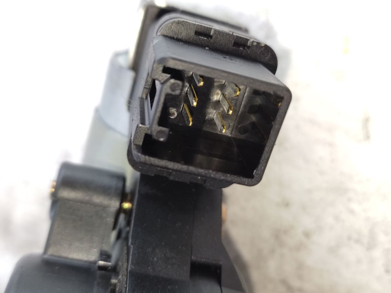 Recambio de elevalunas trasero derecho para mazda 3 berlina (bk) 1.6 crdt active referencia OEM IAM  BP4K72590D 