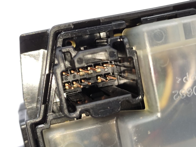 Recambio de mando luces para mazda 3 berlina (bk) 1.6 crdt active referencia OEM IAM  BP6S66122 