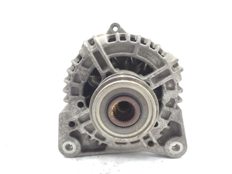 Recambio de alternador para renault twingo ii (cn0_) 1.5 dci 75 referencia OEM IAM   