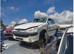 peugeot 206 berlina del año 2000