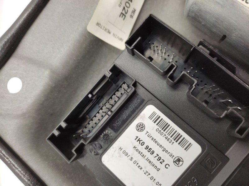 Recambio de elevalunas delantero derecho para volkswagen golf v (1k1) 1.9 tdi referencia OEM IAM   