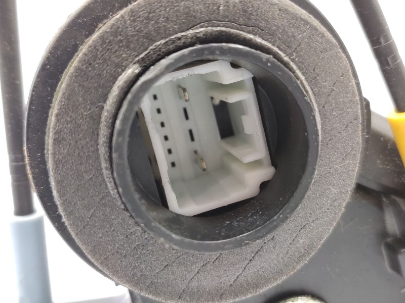 Cerradura Puerta Trasera Derecha 6905002102  - Toyota Corolla (_e12_) 2.0 D-4d (cde120r_, Cde120l_) 4