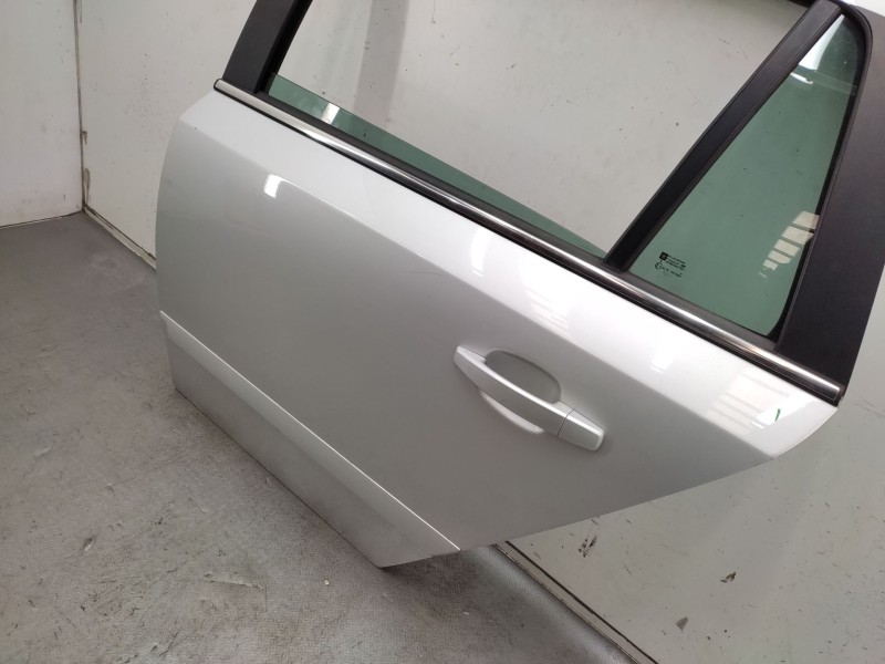 Recambio de puerta trasera izquierda para opel astra h station wagon (a04) 1.9 cdti (l35) referencia OEM IAM   