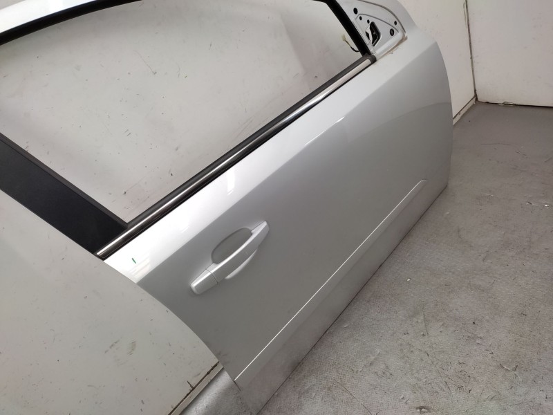 Recambio de puerta delantera derecha para opel astra h station wagon (a04) 1.9 cdti (l35) referencia OEM IAM   