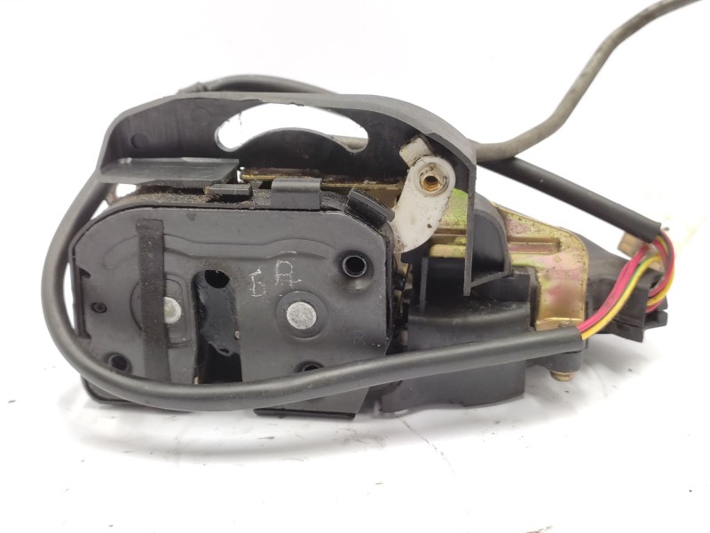 Recambio de cerradura puerta delantera derecha para mazda 323 f vi hatchback (bj) 2.0 td referencia OEM IAM   