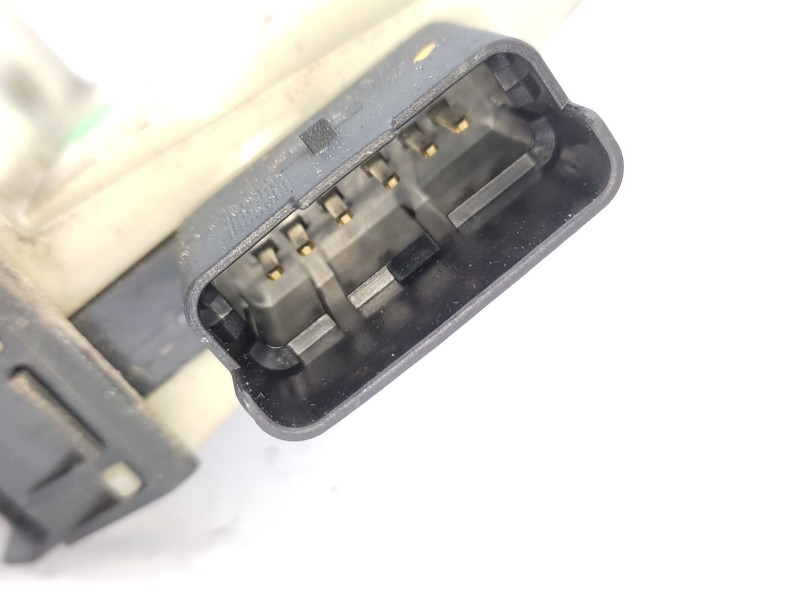 Recambio de cerradura puerta delantera derecha para citroën c4 ii (nc_) 1.6 hdi 90 referencia OEM IAM  9136GR 