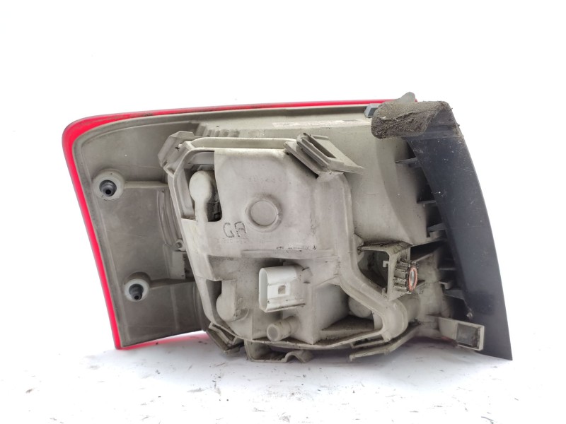 Recambio de piloto trasero derecho para audi a4 avant (8e) 2.0 tdi referencia OEM IAM   