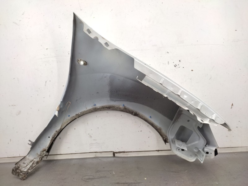 Recambio de aleta delantera izquierda para dacia sandero stepway essential referencia OEM IAM   