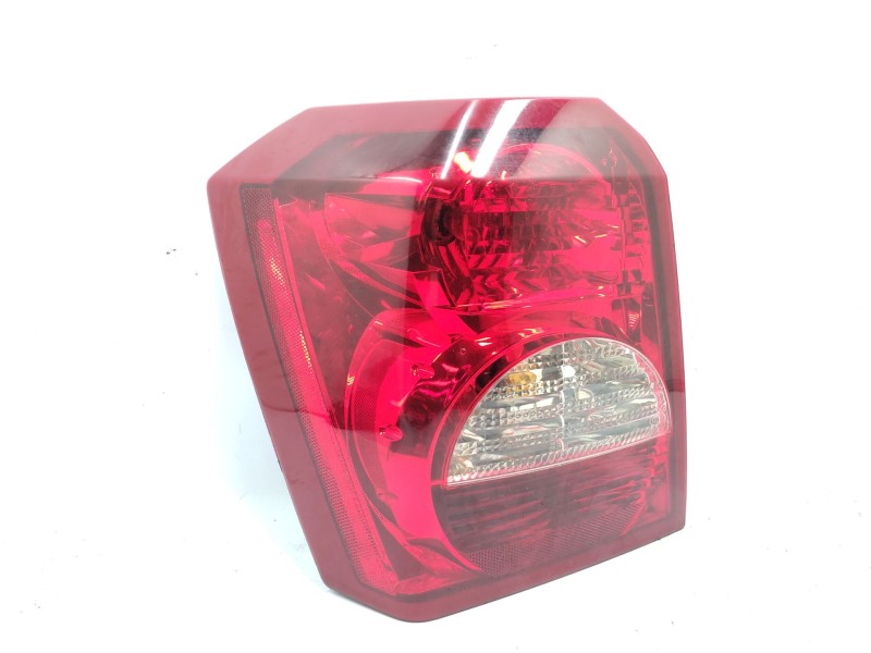 Recambio de piloto trasero izquierdo para dodge caliber 2.0 crd referencia OEM IAM 5303881AH  