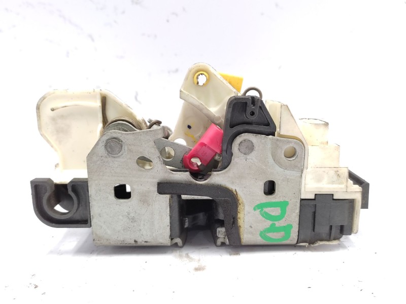 Recambio de cerradura puerta delantera derecha para dodge caliber 2.0 crd referencia OEM IAM   