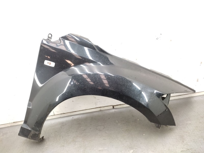 Recambio de aleta delantera derecha para dodge caliber 2.0 crd referencia OEM IAM   