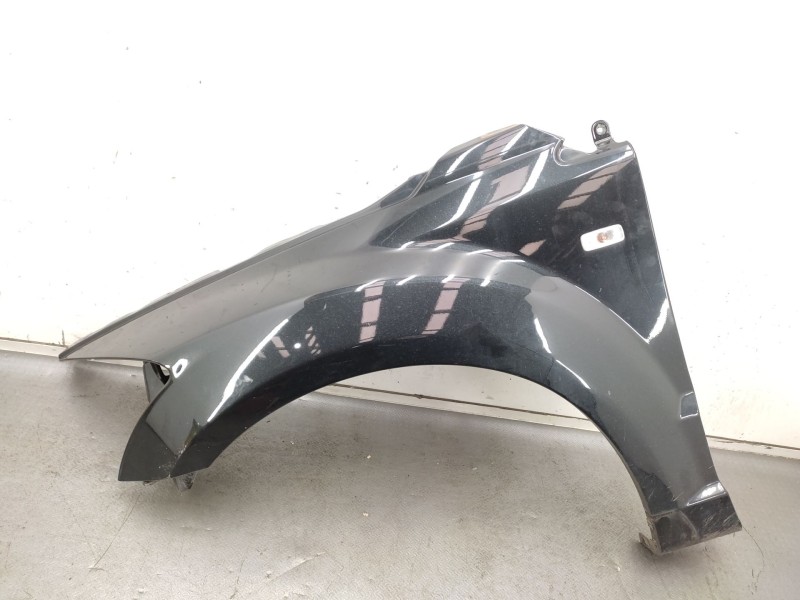 Recambio de aleta delantera izquierda para dodge caliber 2.0 crd referencia OEM IAM   