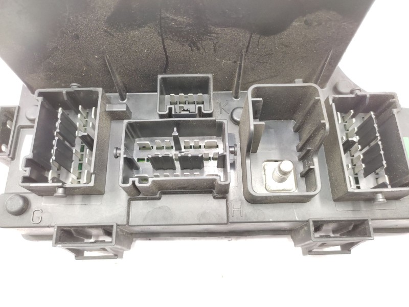 Recambio de caja reles / fusibles para dodge caliber 2.0 crd referencia OEM IAM   