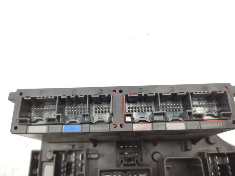Recambio de caja reles / fusibles para dodge caliber 2.0 crd referencia OEM IAM   